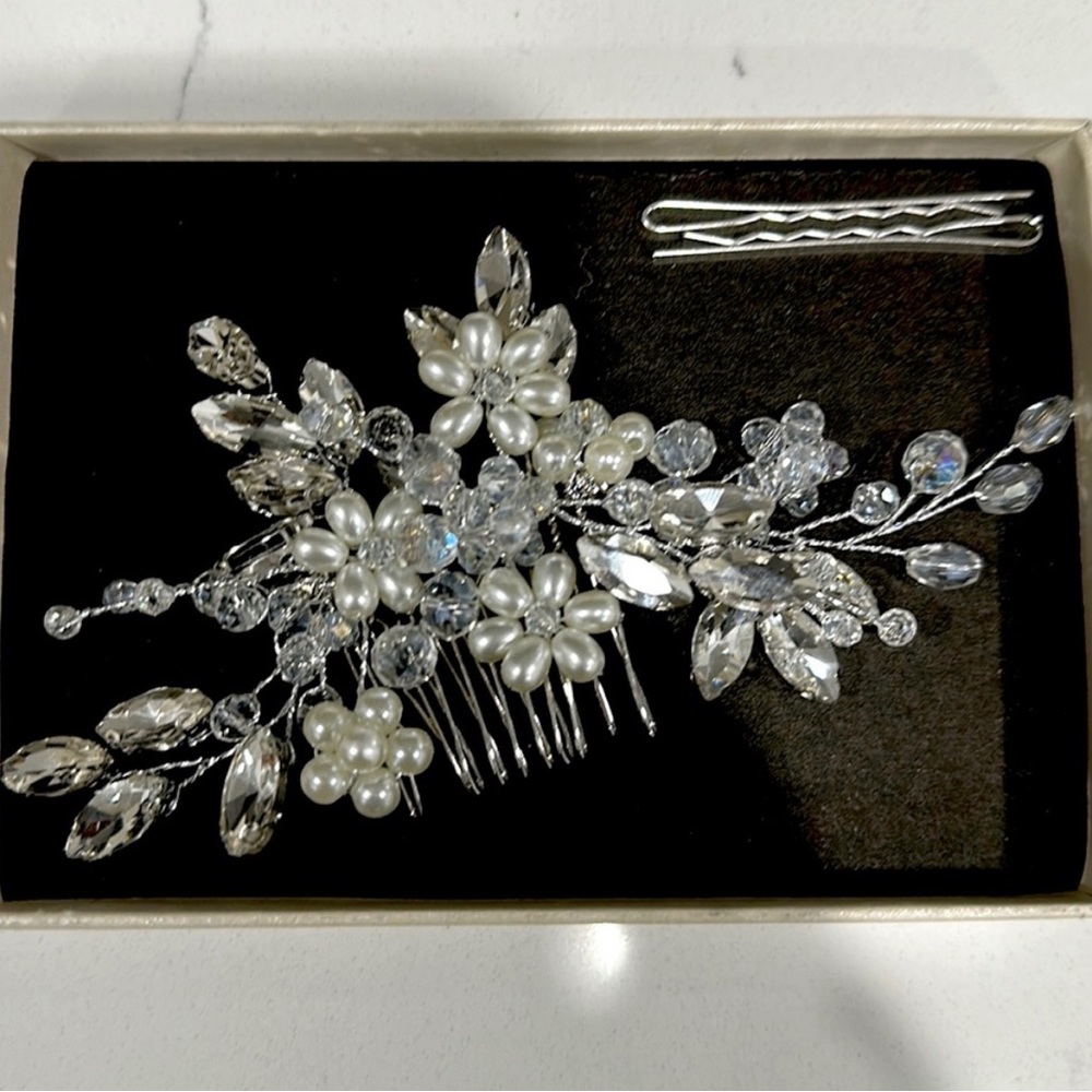 Pearl Hair Clip